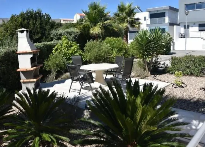 Moderne Mit Privatem Pool Und Meerblick By Interhome Feriehus *