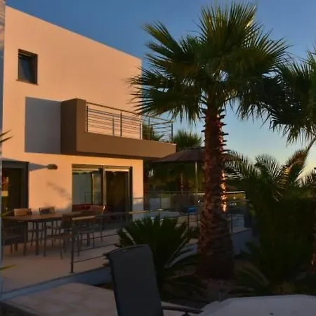 Moderne Mit Privatem Pool Und Meerblick By Interhome Holiday home Lourinha (Lisbon)