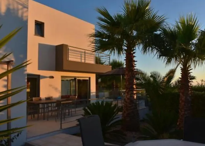 Moderne Mit Privatem Pool Und Meerblick By Interhome Dom wakacyjny Lourinhã