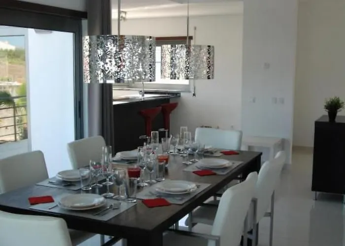 Moderne Mit Privatem Pool Und Meerblick By Interhome *