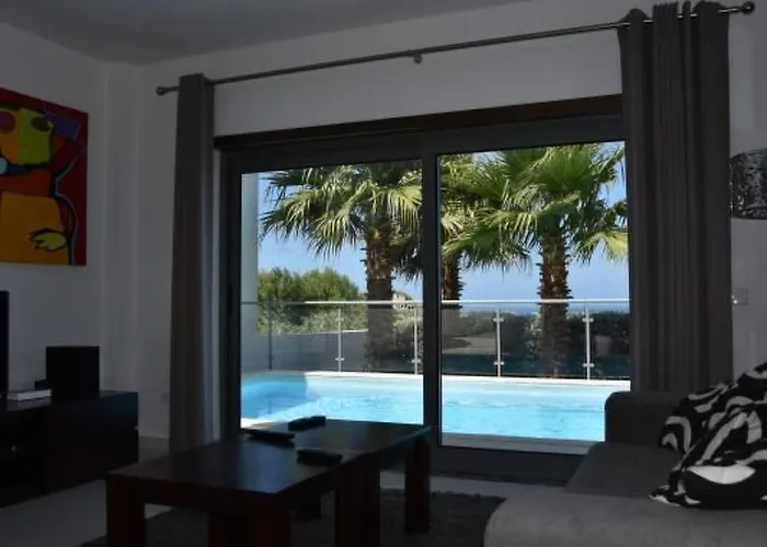 Dom wakacyjny Moderne Mit Privatem Pool Und Meerblick By Interhome